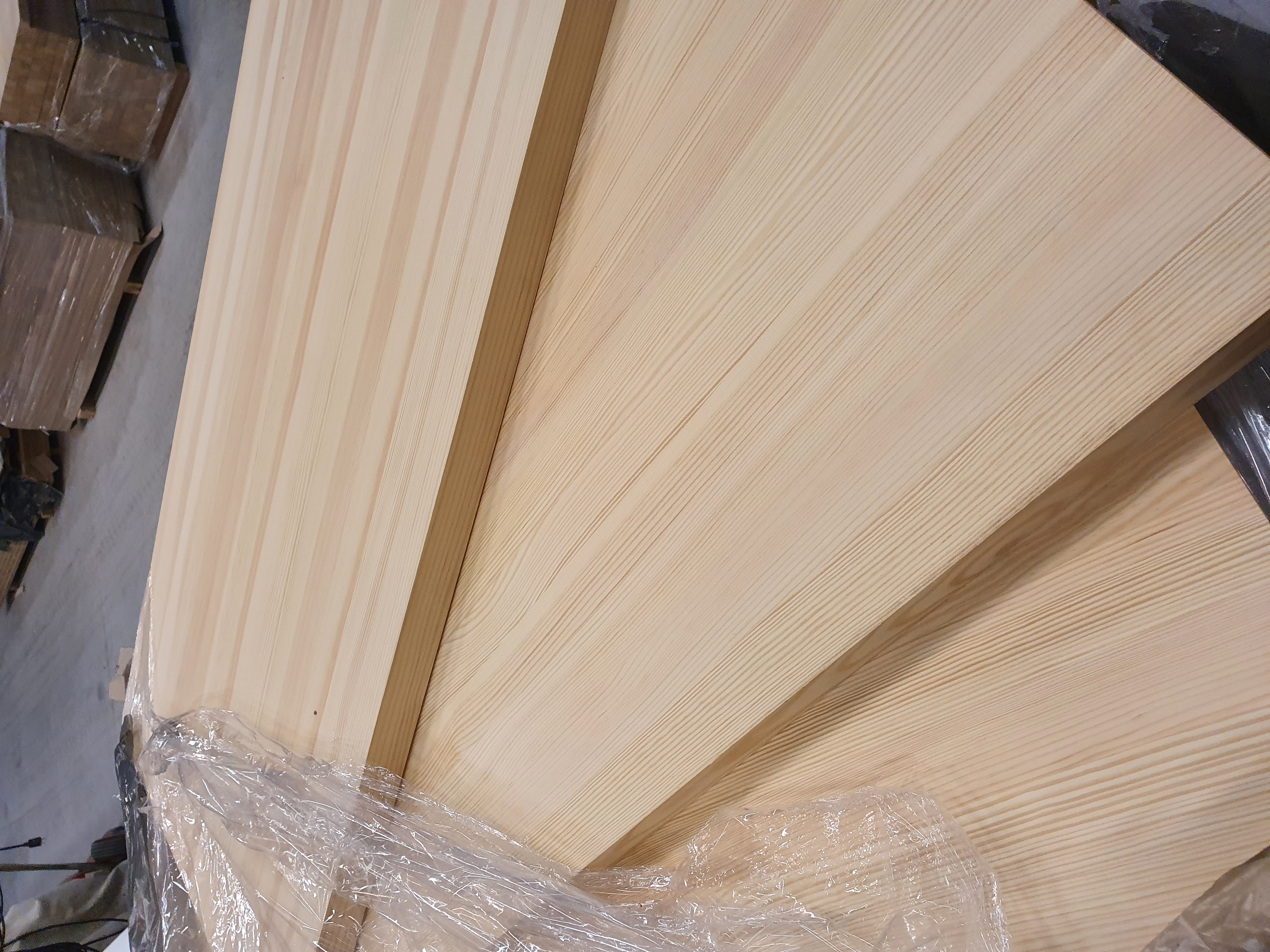 Doanh nghiệp Thụy Điển cần tìm nhà sản xuất các tấm gỗ dán (glued panels)