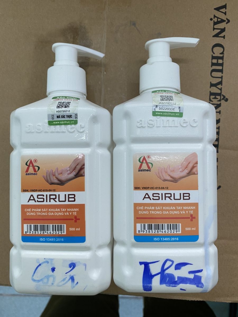 Hà Nội: Phát hiện lô hàng nước sát khuẩn tay giả mạo nhãn hiệu ASIRUB