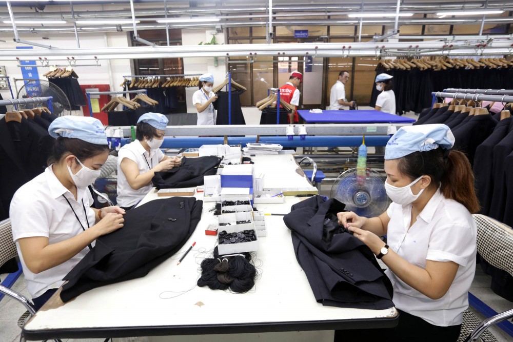Công nhân lao động Việt Nam: Thiếu chứng chỉ nghề, yếu kỹ năng mềm