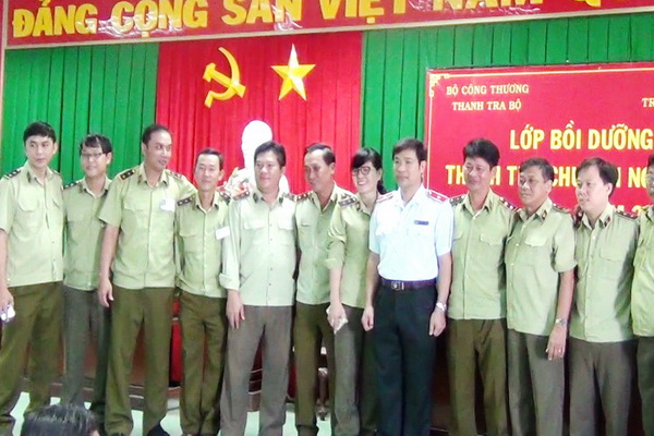 Công chức Quản lý thị trường hoàn thành khóa học thanh tra chuyên ngành tại Kiên Giang