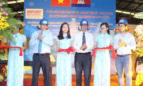 Công ty CP Sáng Ban Mai xuất khẩu máy phát điện trị giá hơn 1,2 triệu USD sang thị trường Campuchia