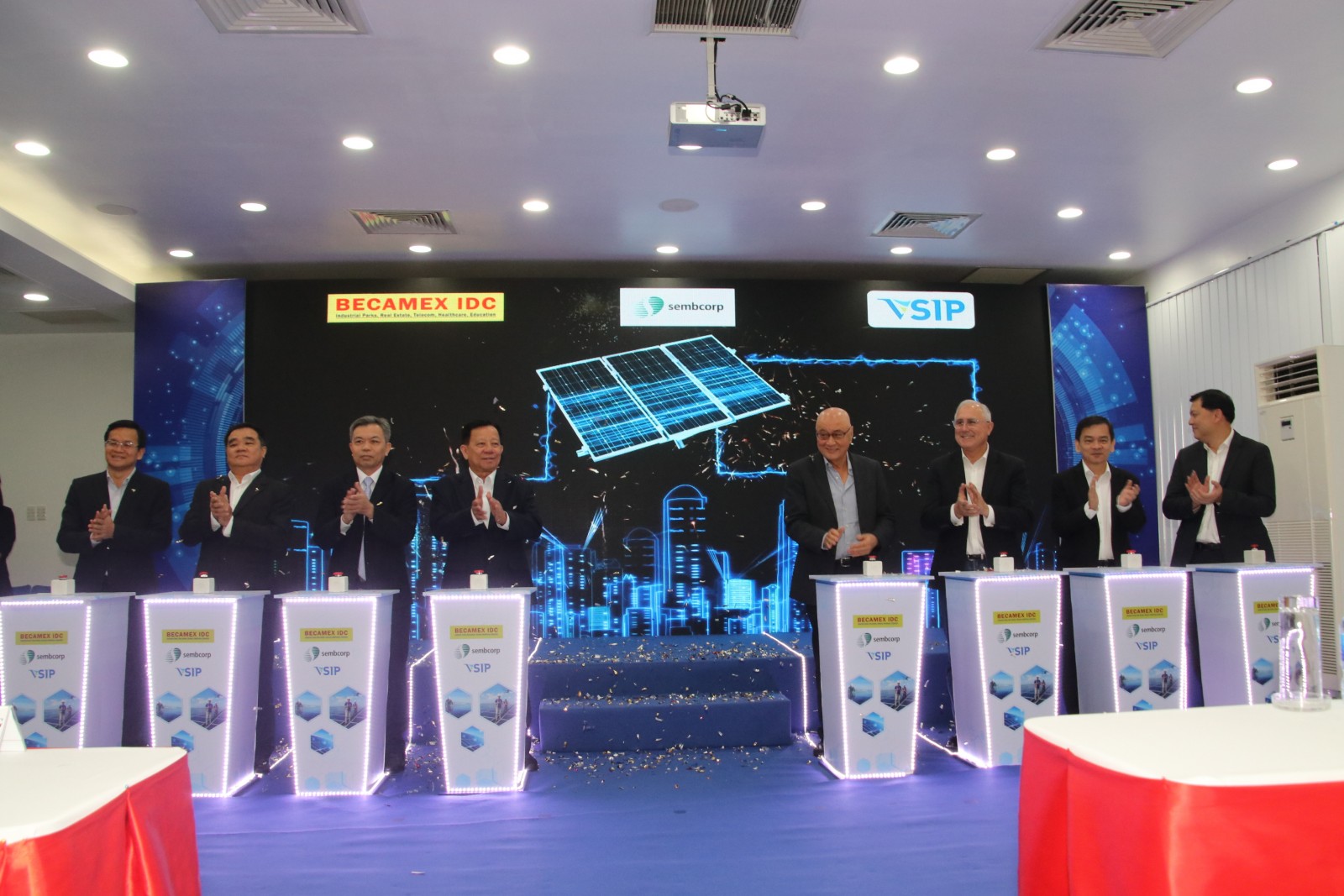 Lễ ký kết hợp tác kinh doanh và giới thiệu dự án điện mặt trời